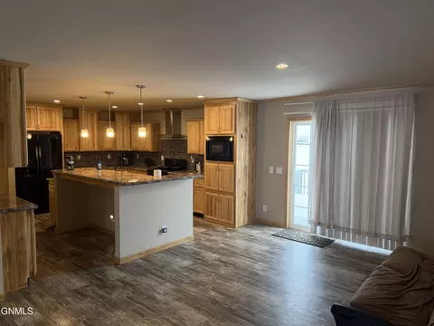 Kitchen - 14985 Hoss St, Williston, ND 58801 photo 1 of 2