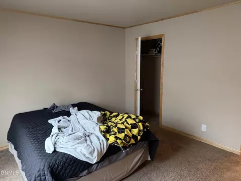 Bedroom - 14985 Hoss St, Williston, ND 58801 photo 2 of 3