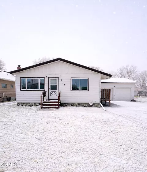 116 5th St E, Napoleon, ND 58561