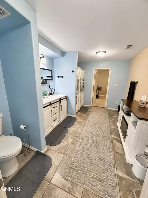 Bath - 14736 Lambert St, Williston, ND 58801 photo 5 of 6