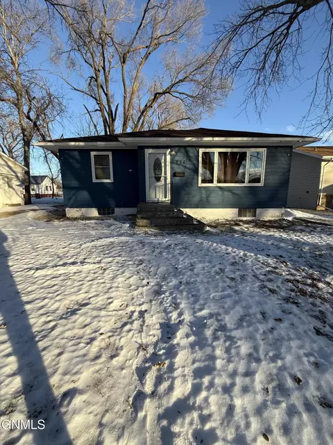 910 4th Ave NE, Jamestown, ND 58401