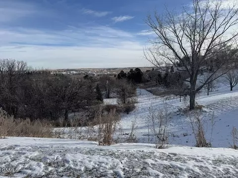 1313 N 26th St, Bismarck, ND 58501