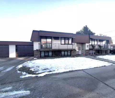 607 Interstate Ave E, Bismarck, ND 58503