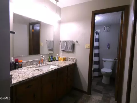 Bath - 607 Interstate Ave E, Bismarck, ND 58503 photo 2 of 4