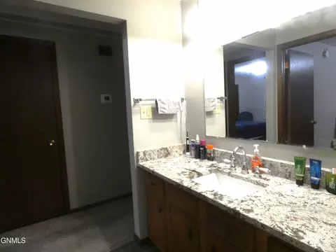 Bath - 607 Interstate Ave E, Bismarck, ND 58503 photo 4 of 4