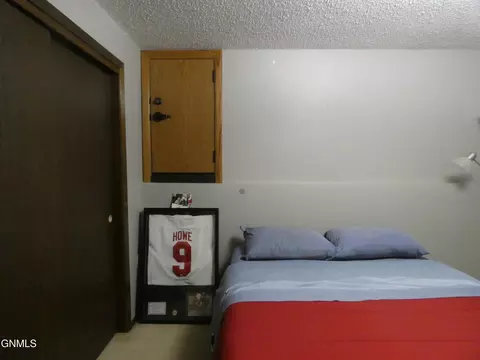 Bedroom - 607 Interstate Ave E, Bismarck, ND 58503 photo 5 of 5