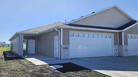 2510 34th Ave SE, Mandan, ND 58554