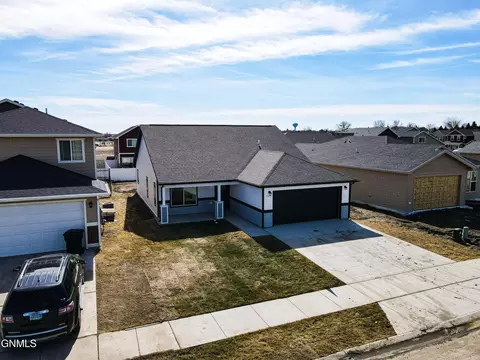 1322 23rd St E, Williston, ND 58801