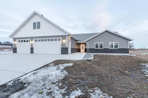 501 Koenig Dr, Bismarck, ND 58504
