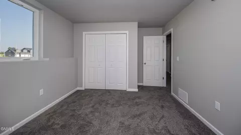 1709 Blackstone Loop E, Beulah, ND 58523 photo 31