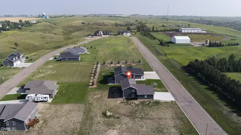 1709 Blackstone Loop E, Beulah, ND 58523 photo 43