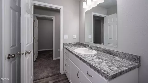 1709 Blackstone Loop E, Beulah, ND 58523 photo 25