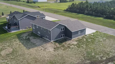 1709 Blackstone Loop E, Beulah, ND 58523 photo 41