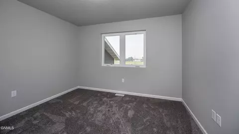 1709 Blackstone Loop E, Beulah, ND 58523 photo 15