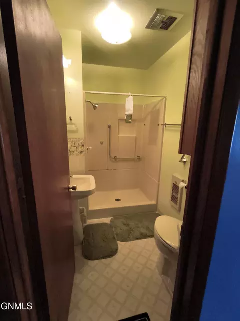 Bath - 416 Main St, Edgeley, ND 58433 photo 3 of 3