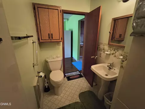 Bath - 416 Main St, Edgeley, ND 58433 photo 1 of 3