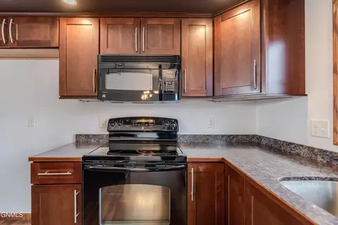 3916 48th St NW, Mandan, ND 58554 photo 10