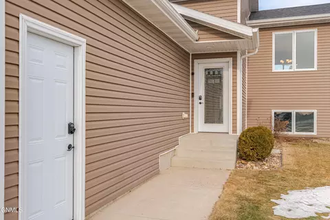 3916 48th St NW, Mandan, ND 58554 photo 49