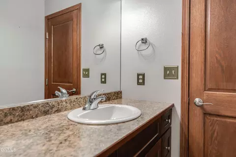3916 48th St NW, Mandan, ND 58554 photo 43