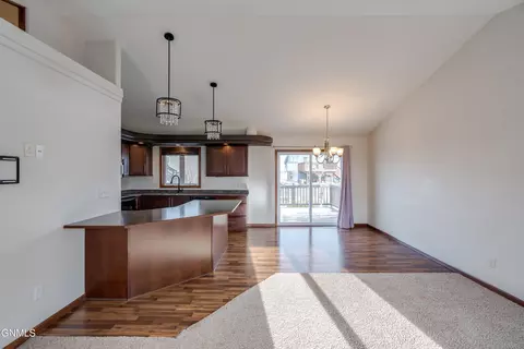 3916 48th St NW, Mandan, ND 58554 photo 3