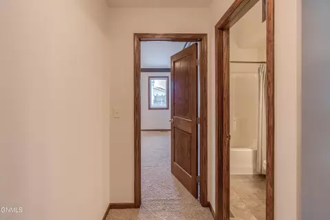 3916 48th St NW, Mandan, ND 58554 photo 16