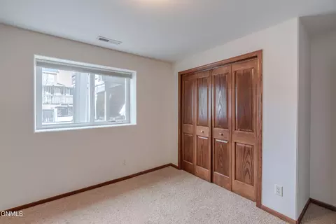 3916 48th St NW, Mandan, ND 58554 photo 33