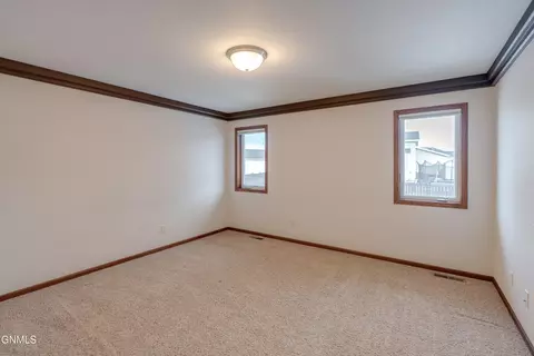 3916 48th St NW, Mandan, ND 58554 photo 20