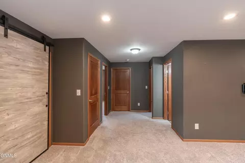 3916 48th St NW, Mandan, ND 58554 photo 38