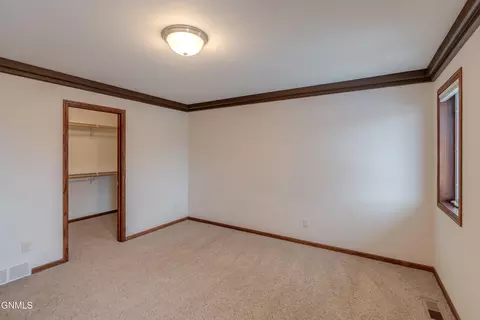 3916 48th St NW, Mandan, ND 58554 photo 22