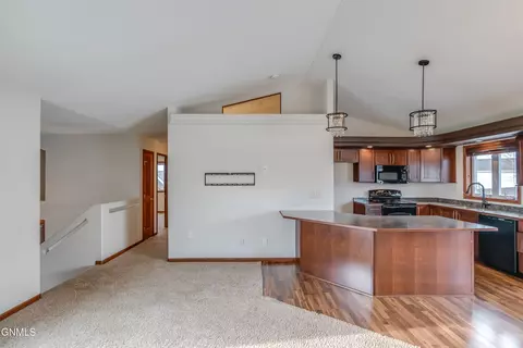 3916 48th St NW, Mandan, ND 58554 photo 13