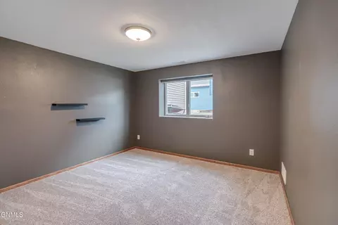 3916 48th St NW, Mandan, ND 58554 photo 34