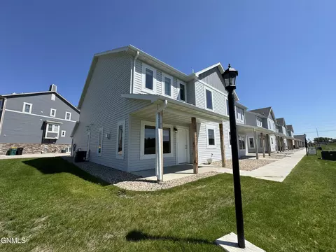 Exterior - 3304 Kenner Loop, Bismarck, ND 58504 photo 6 of 10