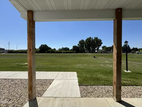 Exterior - 3304 Kenner Loop, Bismarck, ND 58504 photo 7 of 10