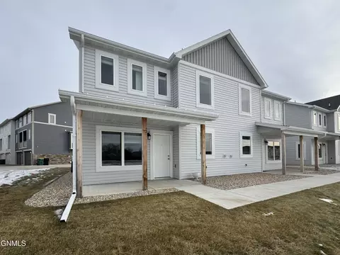 Exterior - 3304 Kenner Loop, Bismarck, ND 58504 photo 3 of 10