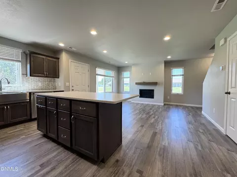 Kitchen - 3304 Kenner Loop, Bismarck, ND 58504 photo 10 of 12
