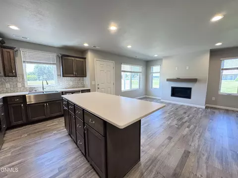 Kitchen - 3304 Kenner Loop, Bismarck, ND 58504 photo 2 of 12