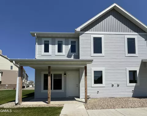 Exterior - 3304 Kenner Loop, Bismarck, ND 58504 photo 5 of 10