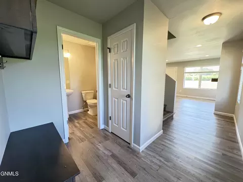 Entry Way - 3304 Kenner Loop, Bismarck, ND 58504 photo 4 of 7
