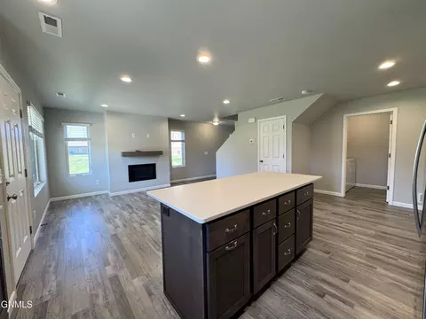 Kitchen - 3304 Kenner Loop, Bismarck, ND 58504 photo 11 of 12
