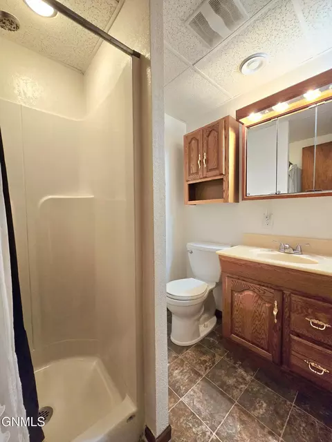 Bath - 512 Gary Ave, Bismarck, ND 58501 photo 2 of 2