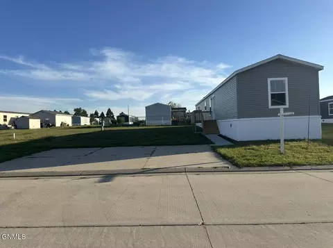 280 Partridge Ln, Lincoln, ND 58504