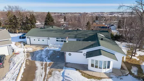 1380 Central Ave N, Valley City, ND 58072