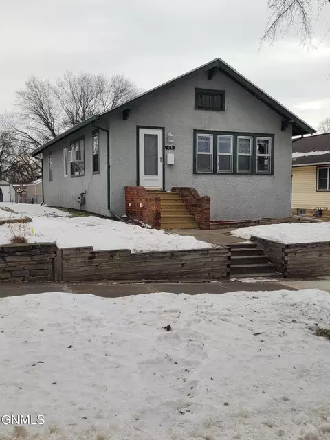 415 Griffin St, Bismarck, ND 58501