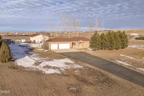 6280 62nd Ave SE, Bismarck, ND 58504