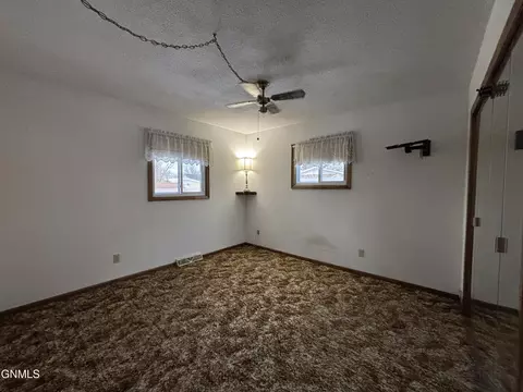 Bedroom - 917 Main St, Stanton, ND 58571 photo 3 of 6