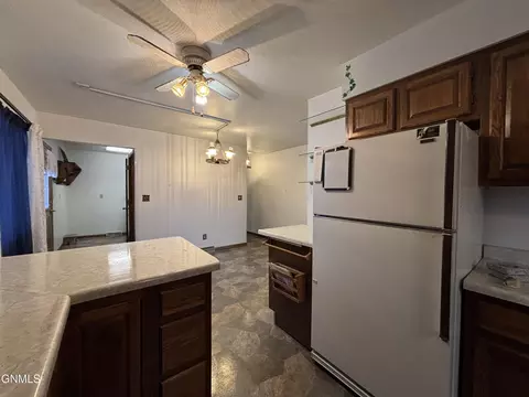 Kitchen - 917 Main St, Stanton, ND 58571 photo 4 of 5