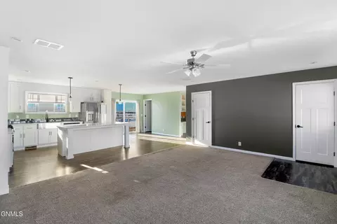 14960 Cochise St, Williston, ND 58801 photo 20