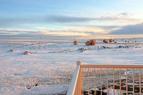 14960 Cochise St, Williston, ND 58801 photo 11
