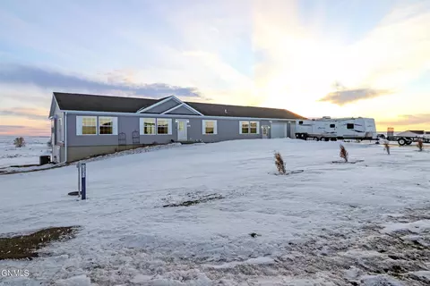 14960 Cochise St, Williston, ND 58801 photo 5