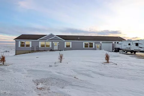 14960 Cochise St, Williston, ND 58801 photo 3